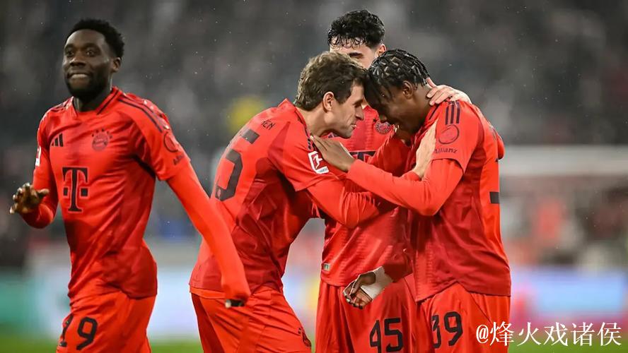 德甲-拜仁6-0大胜霍芬海姆 比赛中断12分钟后闲聊至终场